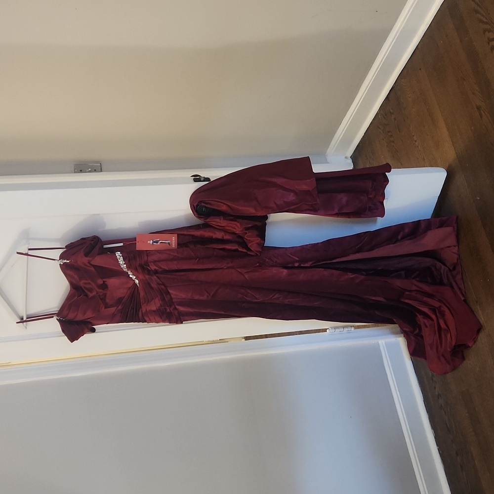Dress - Picture 2 of 5